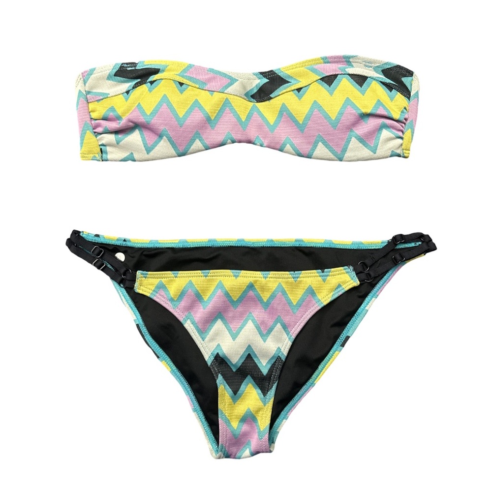 VOLCOM Y2K women's 2pc strapless cheeky bikini set, chevron design, size medium.